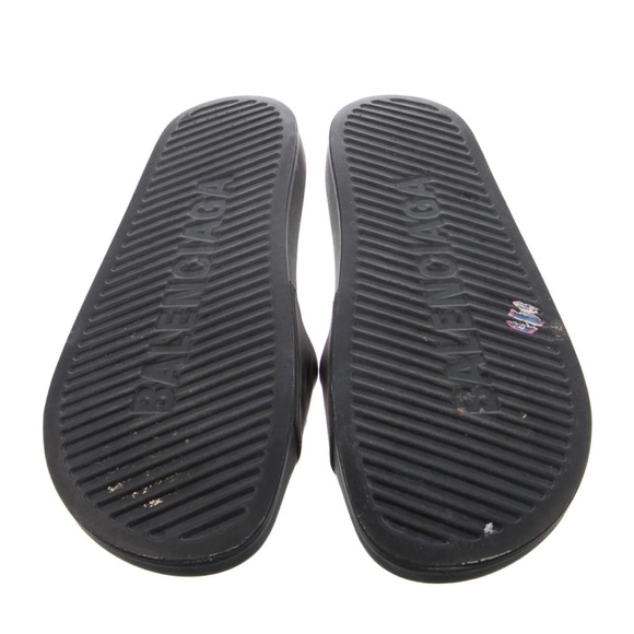COPY - BALENCIAGA
Rubber Printed Slides
Size: 6 | IT 39 - Picture 2 of 2